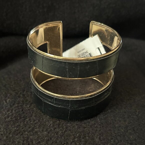 Express Leather Croc Cuff - Picture 3 of 6